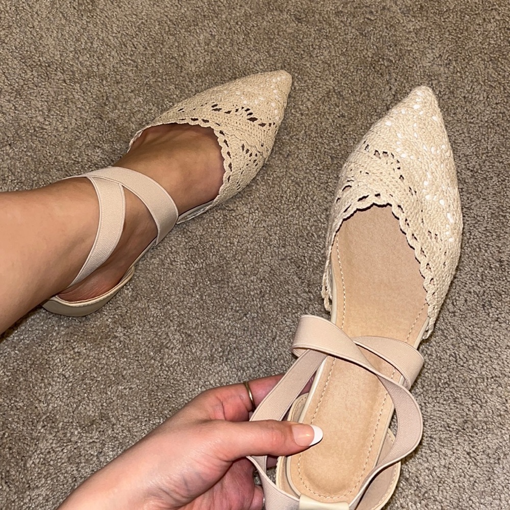 Adorable summer shoes. Got a wrong size